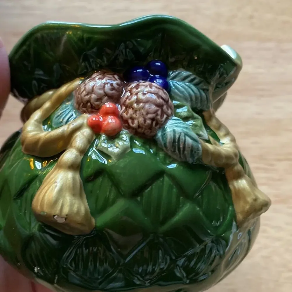 Ceramic fluted candle holder
